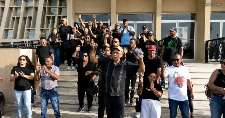 Familias piden justicia por tiroteo gallera Villa Vázquez