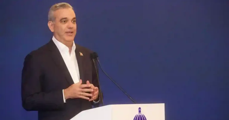 Abinader acepta migrantes que prometió rechazar Abinader acepta migrantes que prometió rechazar