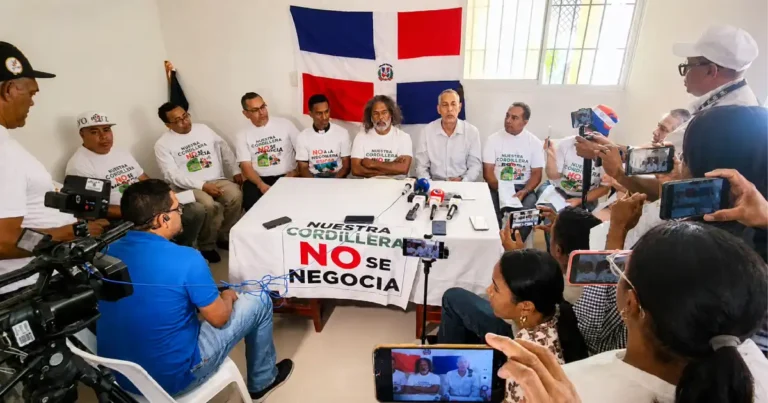 Rechazan autopista del Ámbar en Santiago y revelan renuncia de Castro Marte Rechazan autopista del Ámbar en Santiago y revelan renuncia de Castro Marte