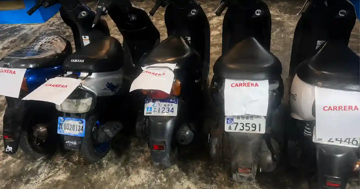 Huyeron al ver la Policía y dejaron 5 motos en Santiago Huyeron al ver la Policía y dejaron 5 motos en Santiago