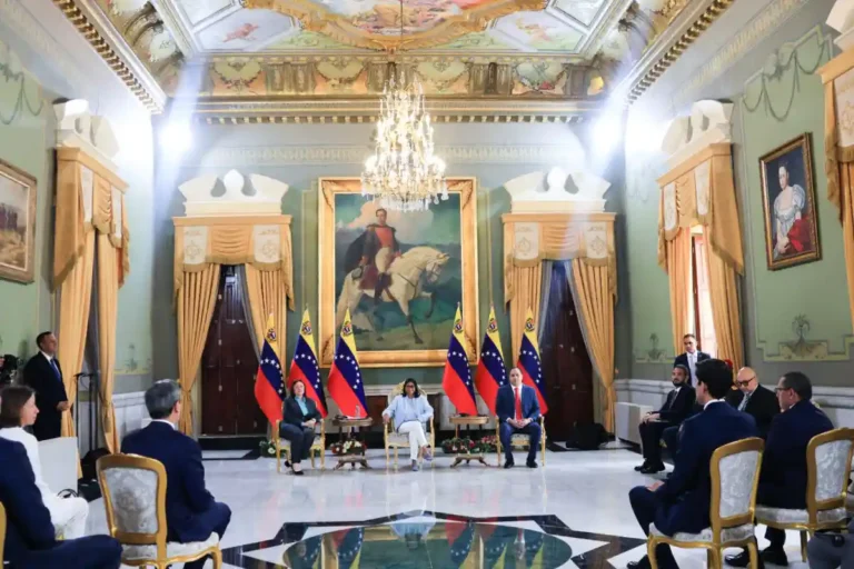 Acuerdo PDVSA Schlumberger reabre puerta a inversión petrolera Acuerdo PDVSA Schlumberger reabre puerta a inversión petrolera