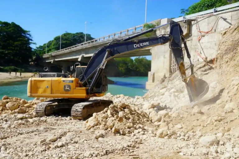 INDRHI reconstruye obras hidráulicas en el Norte