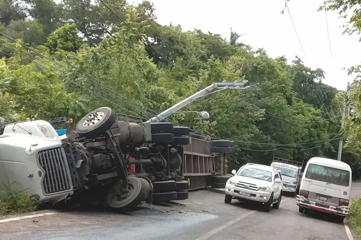 Accidentes dejan pérdidas millonarias a EDENORTE Accidentes dejan pérdidas millonarias a EDENORTE
