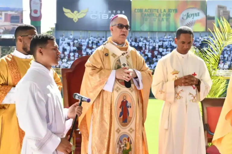 Corpus Christi Santiago: arzobispo alerta feminicidios
