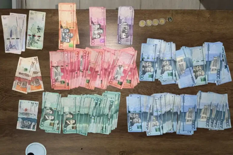 Detienen a 3 colombianos por robo de un millón en Santiago