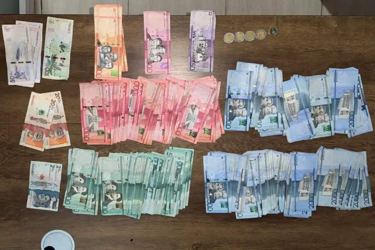 Detienen a 3 colombianos por robo de un millón en Santiago