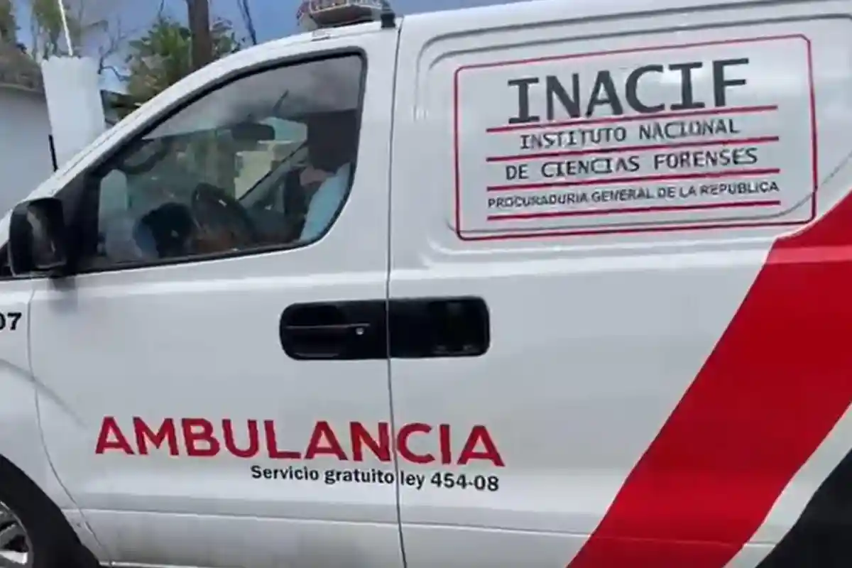 Mueren dos al caer auto a canal Ulises Francisco Espaillat