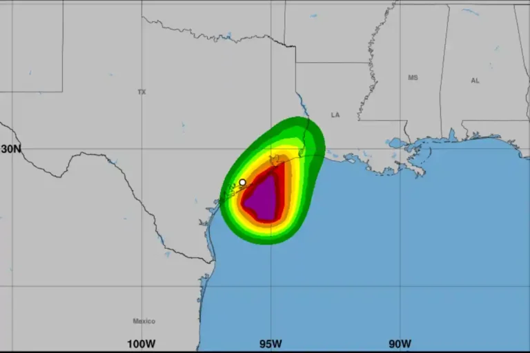 Tormenta tropical Arthur toca Texas y deja lluvias fuertes Tormenta tropical Arthur toca Texas y deja lluvias fuertes