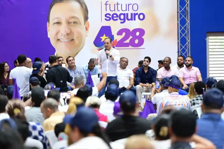 Abel Martínez en Santiago: "Nacimos para levantar a RD Abel Martínez en Santiago: "Nacimos para levantar a RD