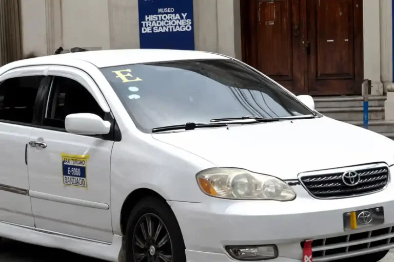 Alza del pasaje en Santiago enfrenta a CNTT e Intrant Alza del pasaje en Santiago enfrenta a CNTT e Intrant