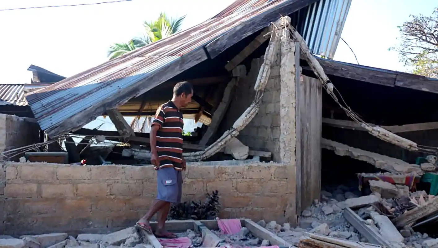 Terremoto en Indonesia deja 68 muertos y casi 1,600 réplicas Terremoto en Indonesia deja 68 muertos y casi 1,600 réplicas
