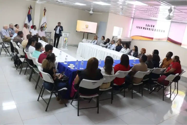 UASD conoce modelo de planificación de Espaillat UASD conoce modelo de planificación de Espaillat