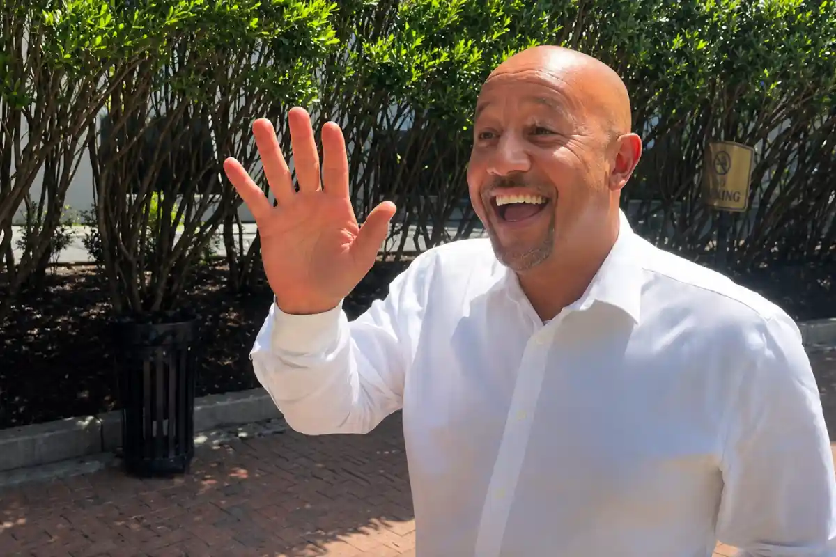 Alcalde Brian DePeña queda libre tras arresto del FBI Alcalde Brian DePeña queda libre tras arresto del FBI