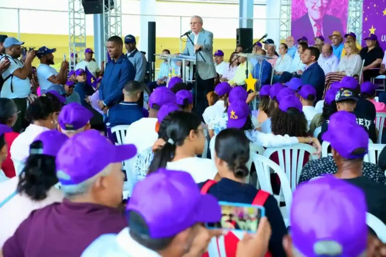 Danilo Medina alerta sobre mortalidad neonatal en RD