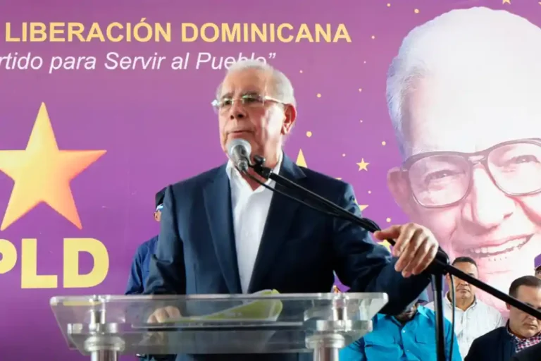 Danilo Medina dice Gobierno del PRM “sale caro” al país Danilo Medina dice Gobierno del PRM “sale caro” al país