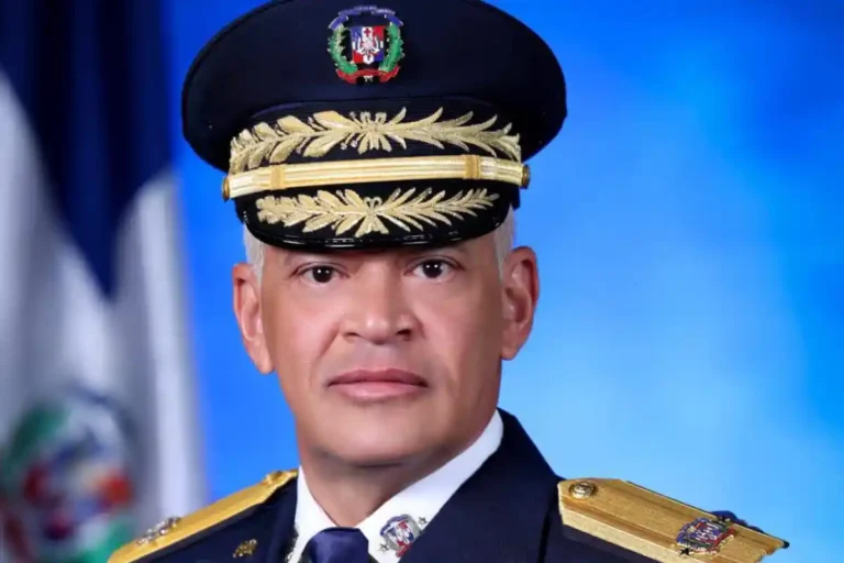Ernesto Rodríguez mueve mandos de la Policía Nacional Ernesto Rodríguez mueve mandos de la Policía Nacional
