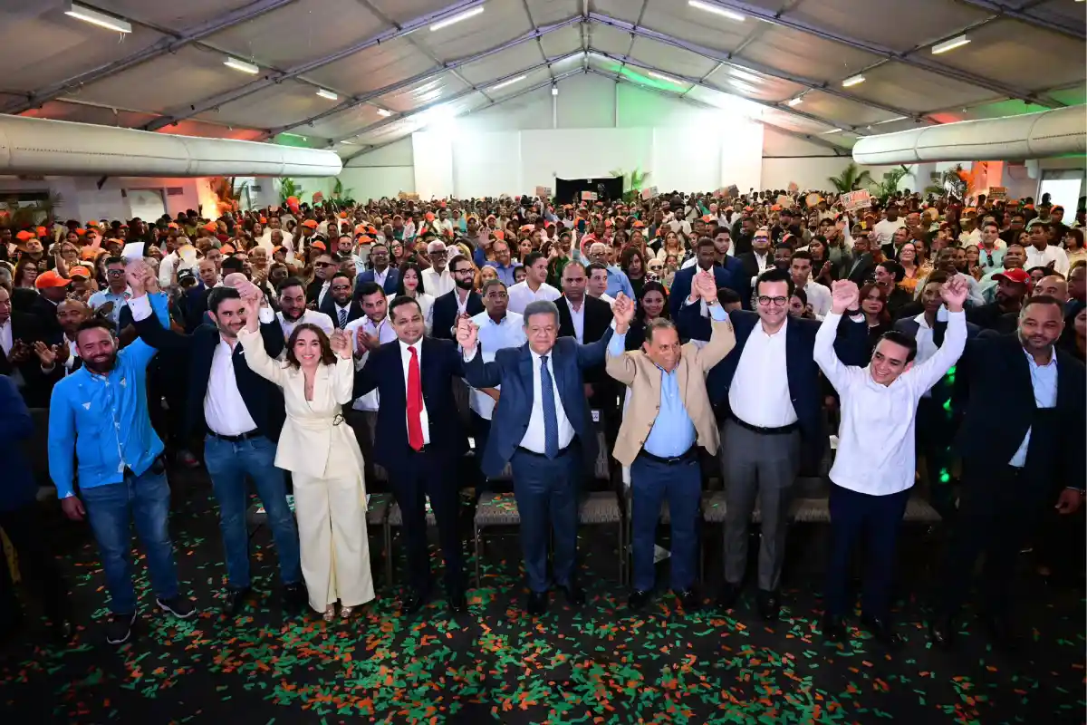 Leonel Fernández: el retroceso se percibe por doquier Leonel Fernández: el retroceso se percibe por doquier