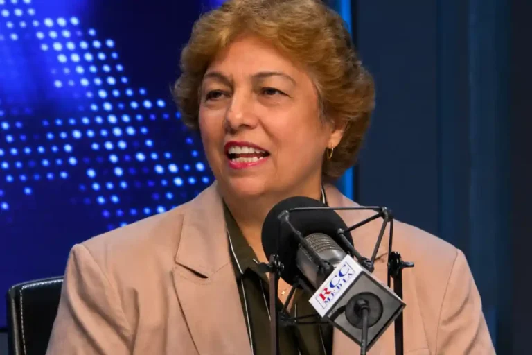 Rosario Espinal: no hay condiciones para un outsider en RD Rosario Espinal: no hay condiciones para un outsider en RD