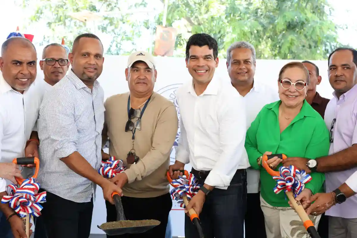 Primer palazo de la ampliacion del acueducto Baitoa Taveras