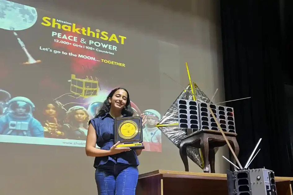 Dominicanas destacan en misión espacial en India Dominicanas destacan en misión espacial en India