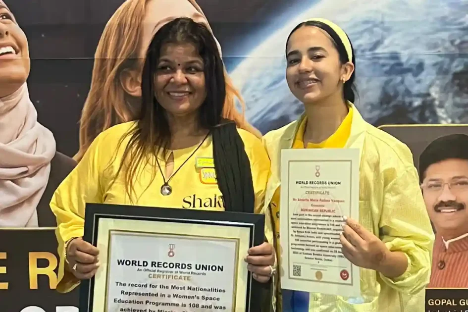 Dominicanas destacan en misión espacial en India Dominicanas destacan en misión espacial en India
