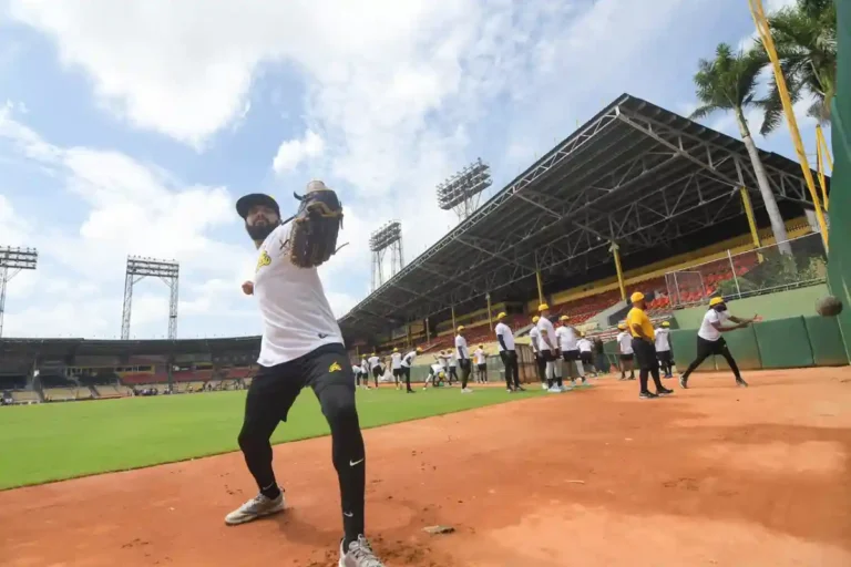 Águilas abren campamento con 35 jugadores en Santiago Águilas abren campamento con 35 jugadores en Santiago
