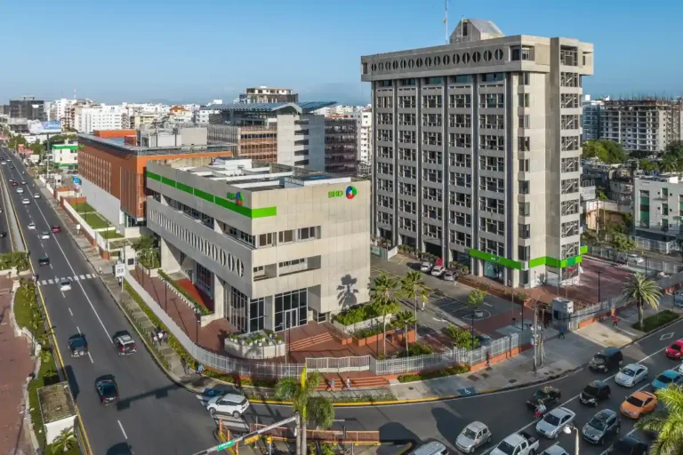 Fachada del Banco BHD en República Dominicana