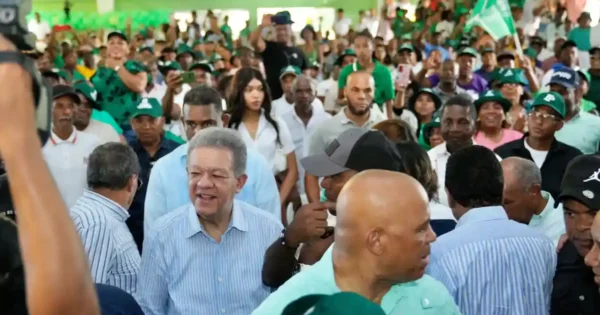 Leonel dice que dirigentes del PRM pasan a la FP Leonel dice que dirigentes del PRM pasan a la FP