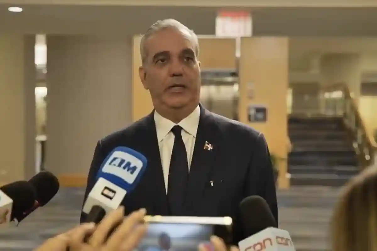 Abinader pide entregarse a atacantes de Julián Oro Duro Abinader pide entregarse a atacantes de Julián Oro Duro