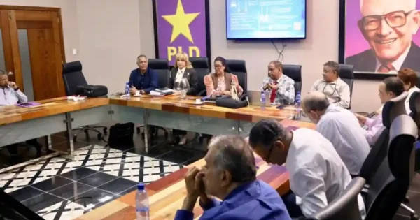 PLD define boleta de cinco aspirantes para consulta PLD define boleta de cinco aspirantes para consulta