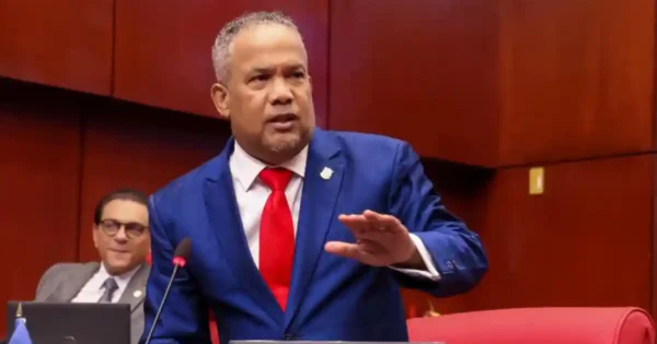 Héctor Acosta retomará ley sobre reinscripción escolar Héctor Acosta retomará ley sobre reinscripción escolar