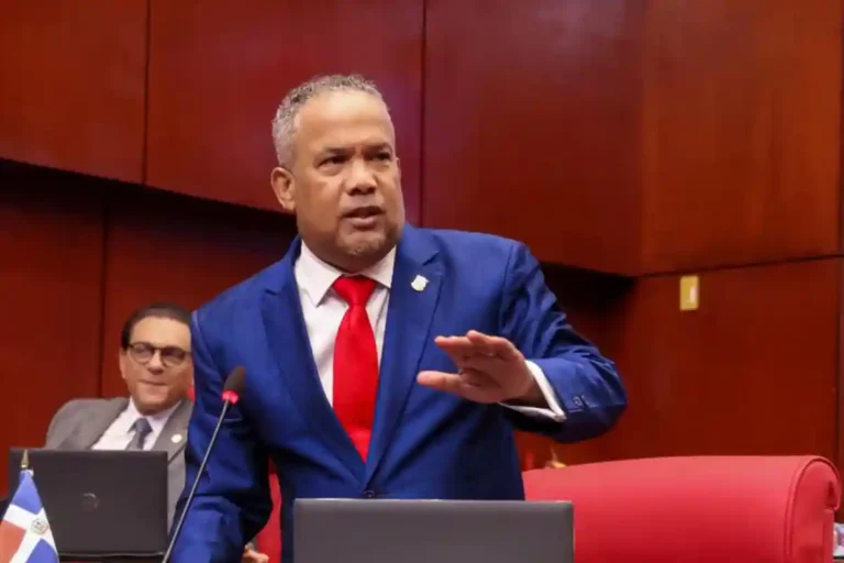 Héctor Acosta retomará ley sobre reinscripción escolar Héctor Acosta retomará ley sobre reinscripción escolar