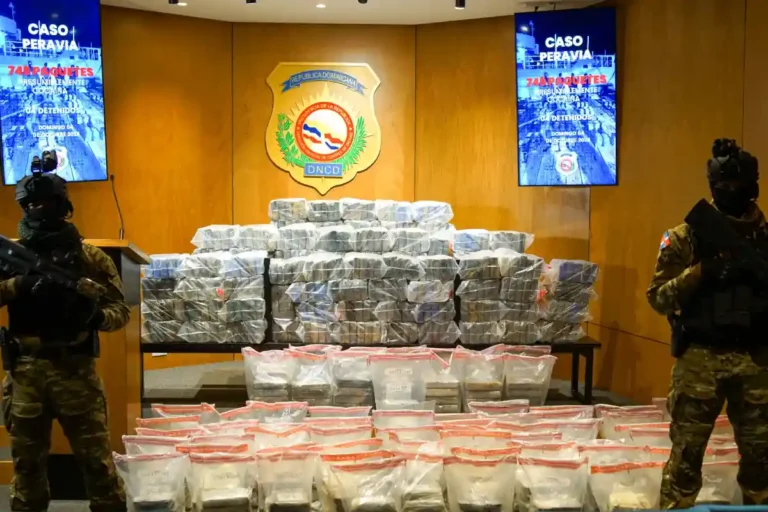 Baní: ocupan 749 paquetes de presunta cocaína Baní: ocupan 749 paquetes de presunta cocaína