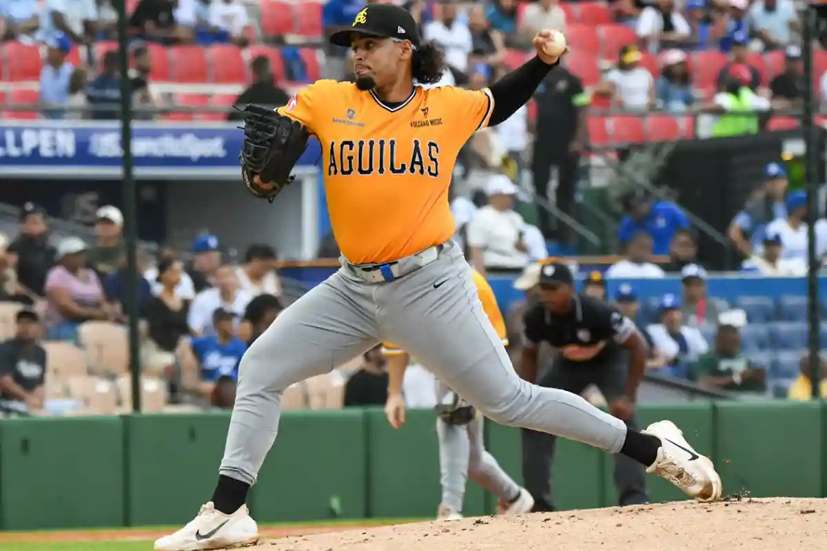 Águilas remontan ante el Licey y ganan 9-5 en el Quisqueya Águilas remontan ante el Licey y ganan 9-5 en el Quisqueya