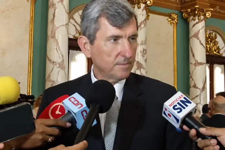 Embajador ruso rechaza denuncias de engaño; cuatro dominicanos regresan al país