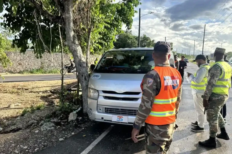 INTRANT retiene cinco vehículos de pasajeros en Friusa INTRANT retiene cinco vehículos