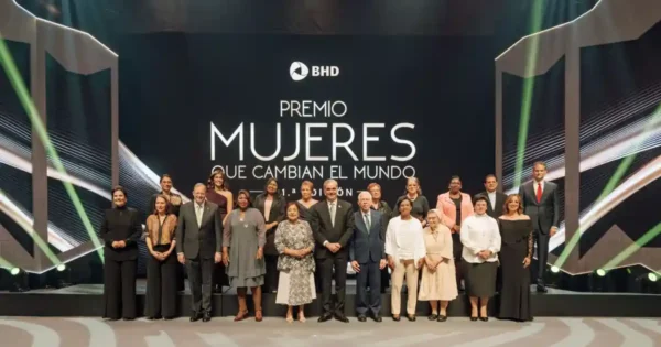 Juana Mercedes de Brioso gana premio BHD; Camelia Ureña recibe homenaje
