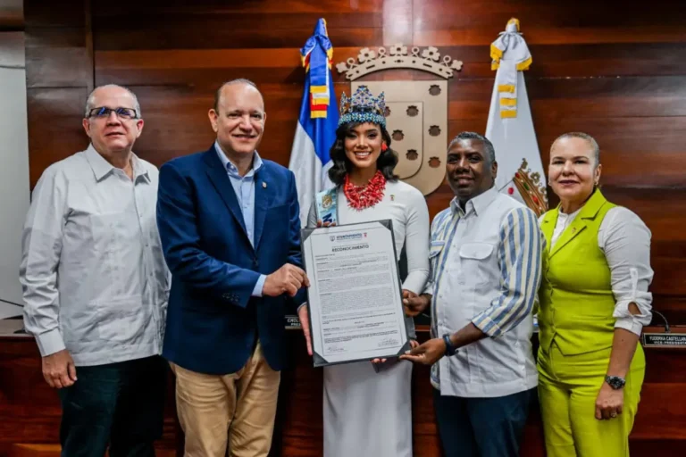 Santiago distingue a Joheirry Mola, Miss Mundo 2026 Santiago distingue a Joheirry Mola, Miss Mundo 2026