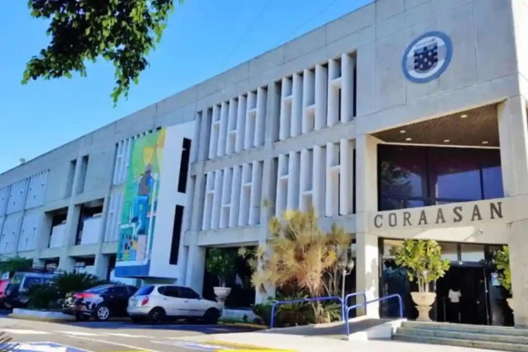 Avería reduce más de 40 % el suministro de agua en sectores de Santiago, según Coraasan Avería reduce más de 40 % el suministro de agua en sectores de Santiago, según Coraasan