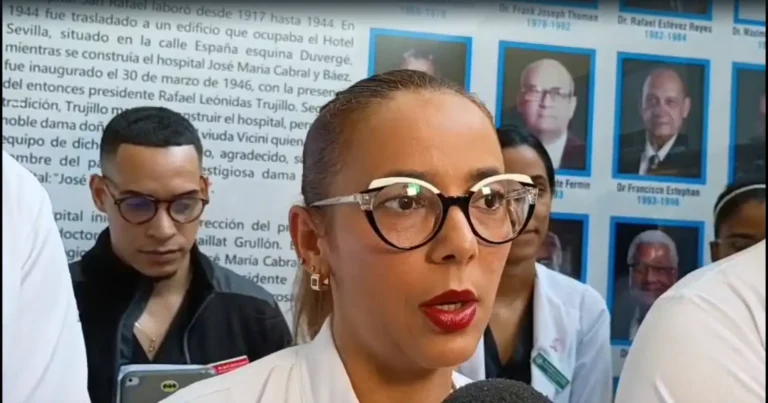 Paro médico en Santiago: CMD reclama personal y seguridad Paro médico en Santiago: CMD reclama personal y seguridad