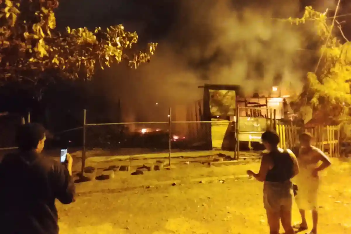 Incendio destruye vivienda en Montecristi; no hay heridos Incendio destruye vivienda en Montecristi; no hay heridos