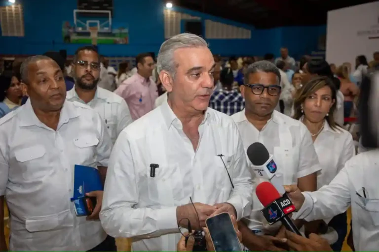 Abinader anuncia colaboración con Bukele contra bandas en Haití y refuerza la frontera Abinader anuncia colaboración con Bukele contra bandas en Haití y refuerza la frontera