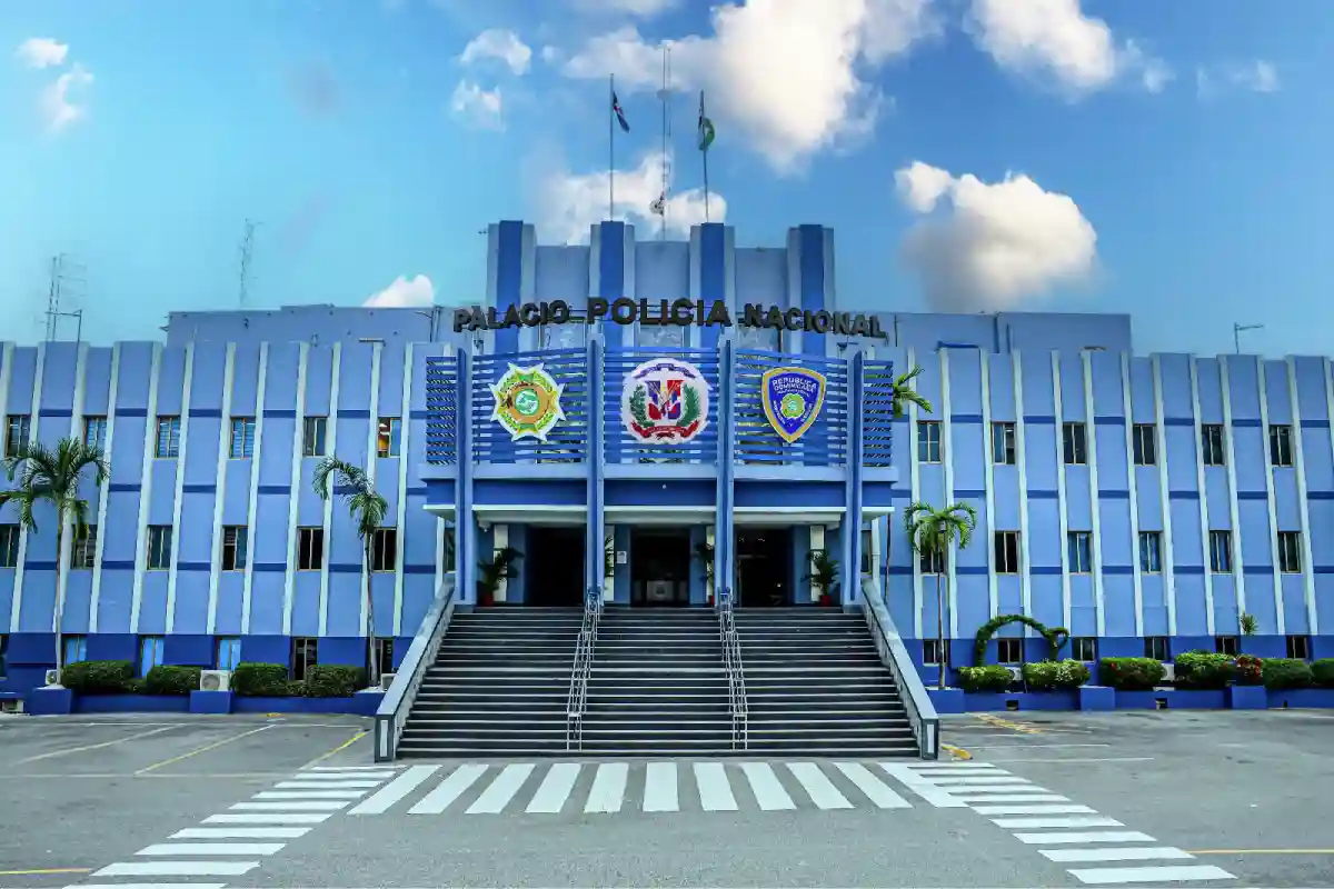 Policía busca a Martín Encarnación por muerte de dos hombres en Los Frailes Policía busca a Martín Encarnación por muerte de dos hombres en Los Frailes