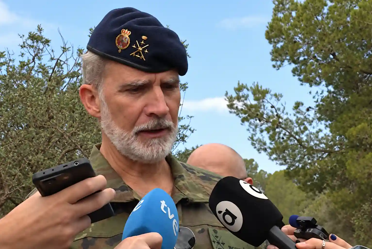 Felipe VI acorta su visita a Bétera y expresa su pésame por el accidente de Toledo Felipe VI acorta su visita a Bétera y expresa su pésame por el accidente de Toledo